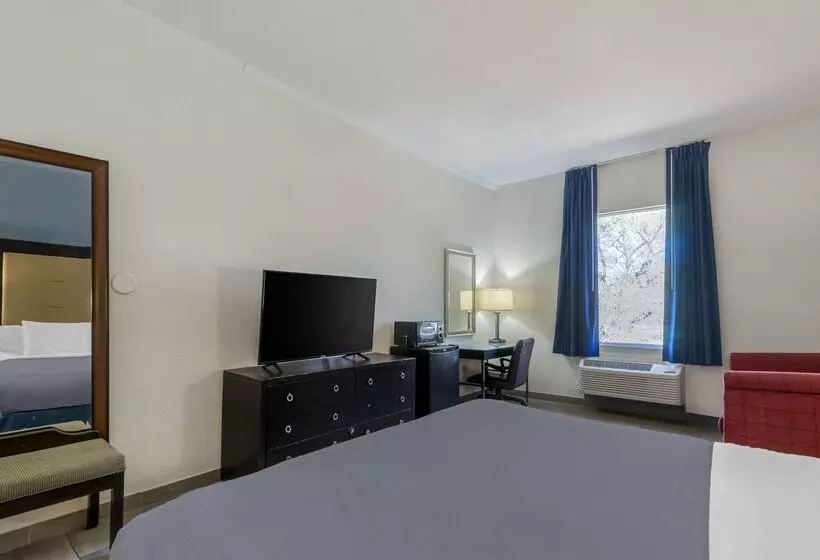 فندق Rodeway Inn