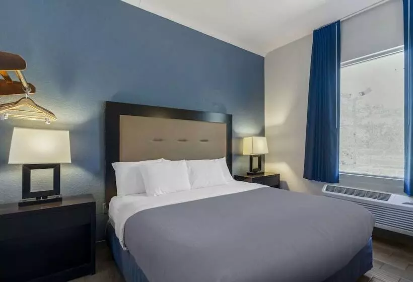 فندق Rodeway Inn