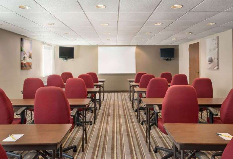 Отель Super 8 By Wyndham Chambersburg I81