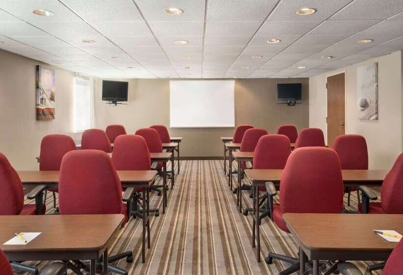 Отель Super 8 By Wyndham Chambersburg I81