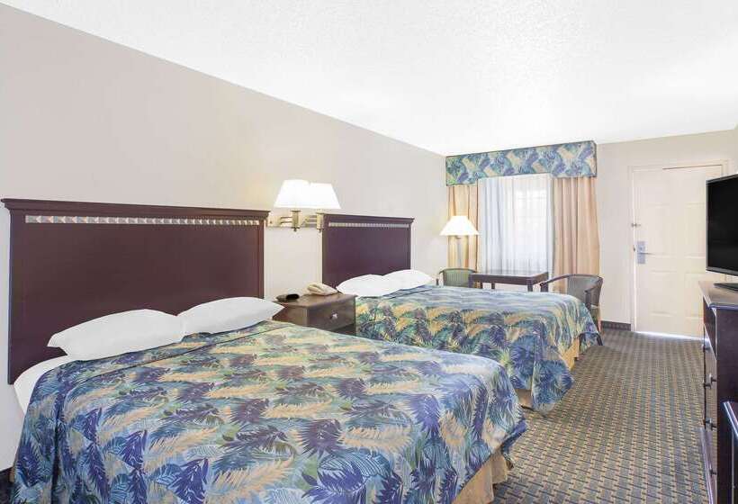 هتل Super 8 By Wyndham Corpus Christi