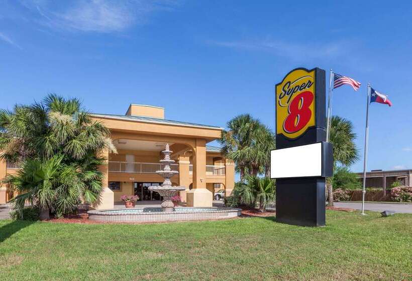 هتل Super 8 By Wyndham Corpus Christi
