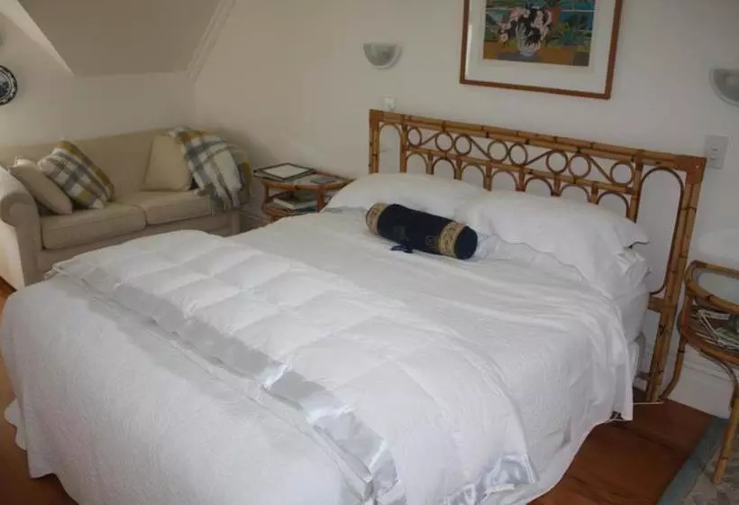 Aamiaismajoitus (B&B) Paheke Boutique Lodge