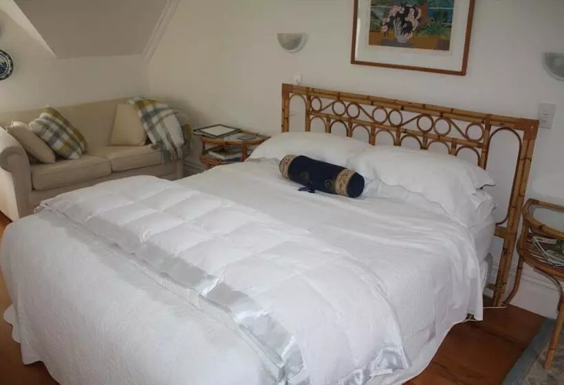 Aamiaismajoitus (B&B) Paheke Boutique Lodge