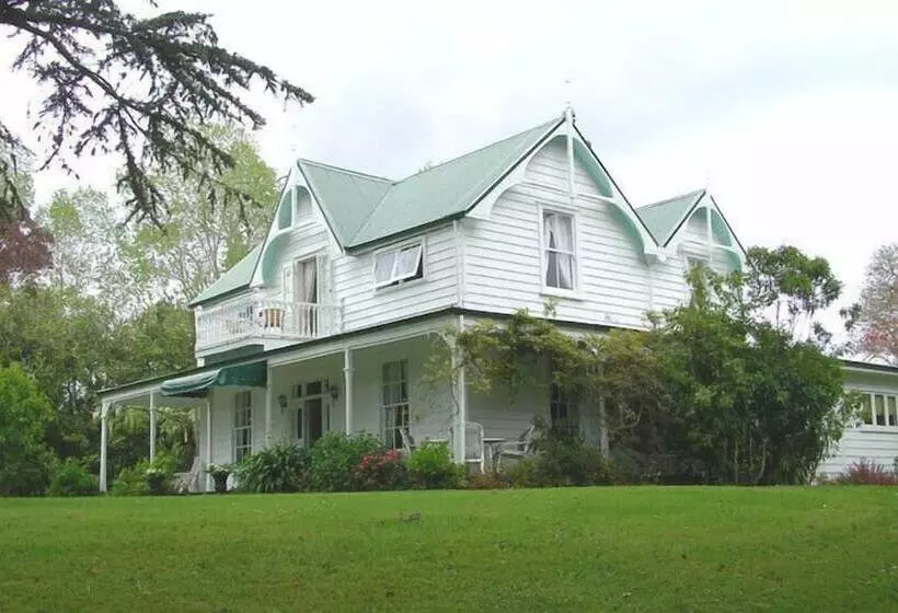 Aamiaismajoitus (B&B) Paheke Boutique Lodge