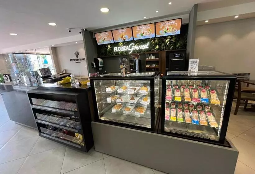 Hotelli Florida Mall & Suites