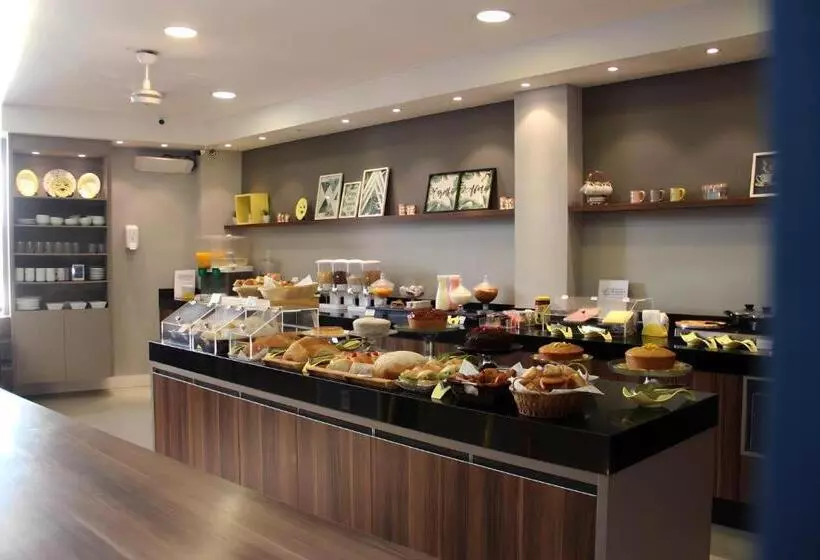 Hotelli Florida Mall & Suites