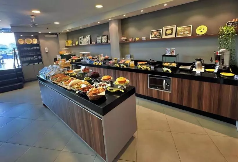 Hotelli Florida Mall & Suites