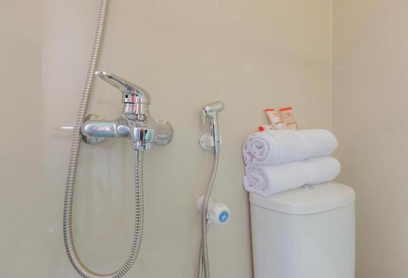 Hotel Oyo 866 Idola Residence