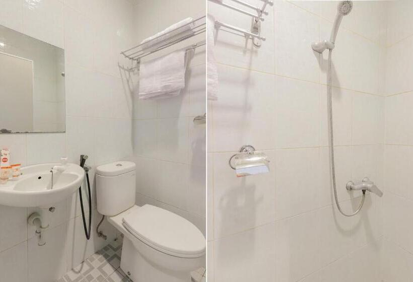 Hotel Oyo 866 Idola Residence