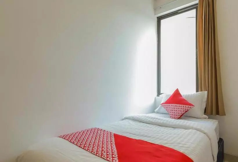 هتل Oyo 866 Idola Residence
