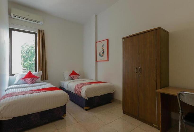 Hotel Oyo 866 Idola Residence