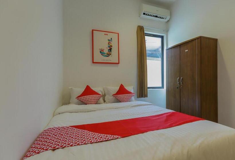 Hotel Oyo 866 Idola Residence