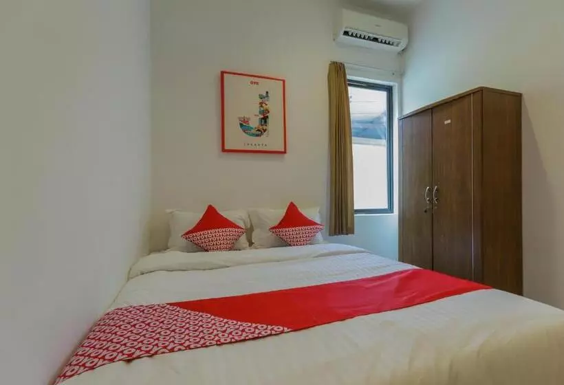 هتل Oyo 866 Idola Residence