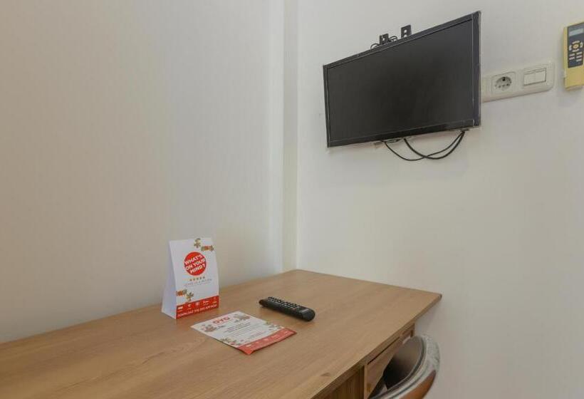 Hotel Oyo 866 Idola Residence