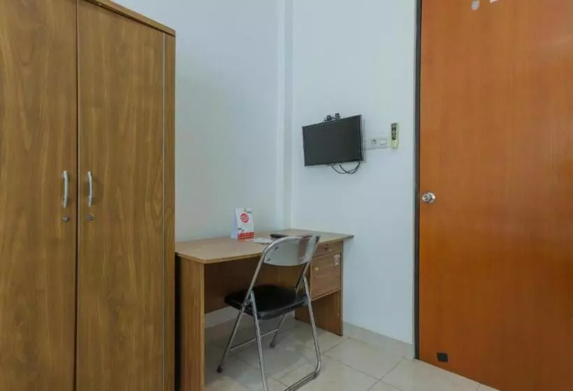 هتل Oyo 866 Idola Residence