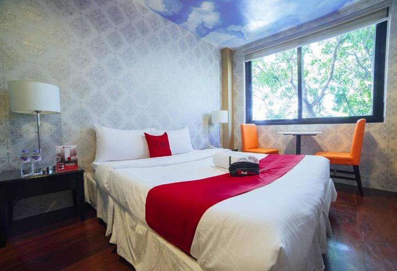 בית מלון כפרי Reddoorz Plus @ Aguirre Ave Bf Homes