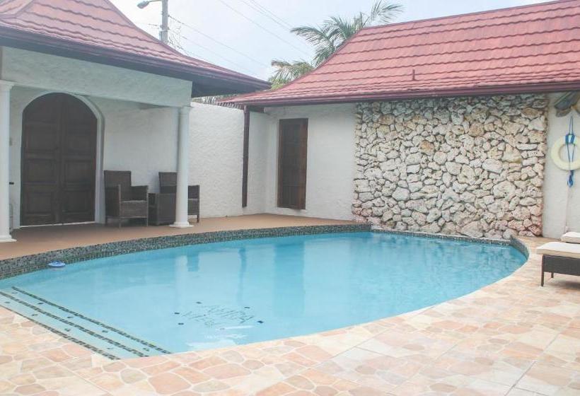 پانسیون Afibaviewbeachfrontproperty