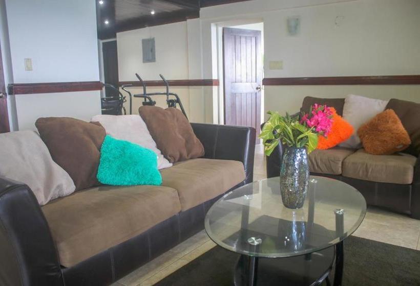 پانسیون Afibaviewbeachfrontproperty