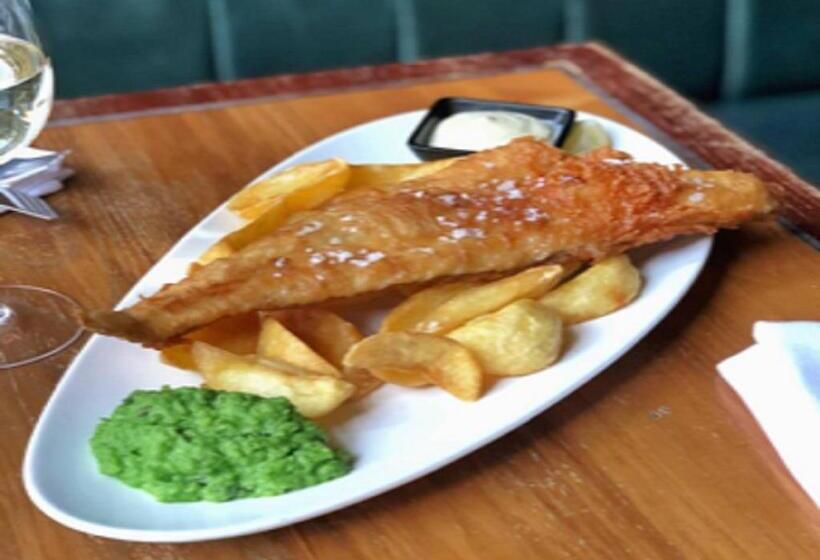 تختخواب و صبحانه The Cate House