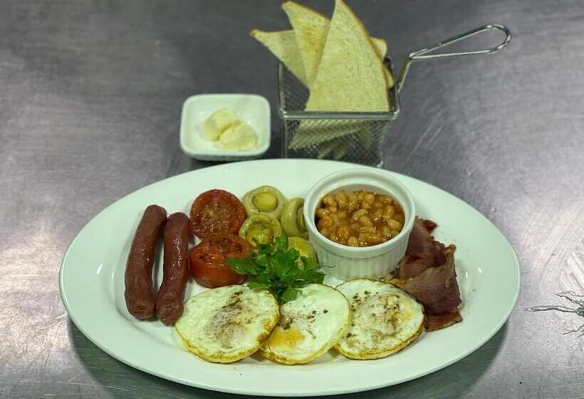 تختخواب و صبحانه The Cate House