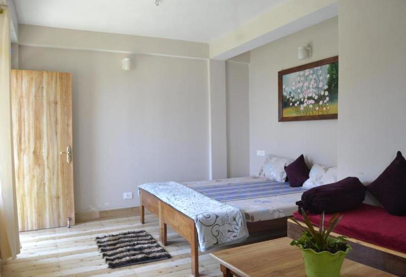 تختخواب و صبحانه The Gingko Eyrie