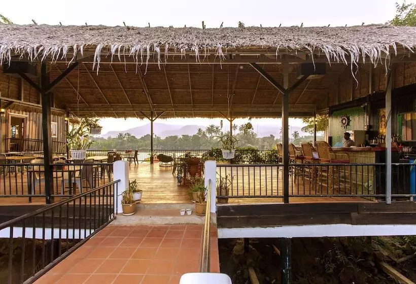 هتل Green Mango Bungalows