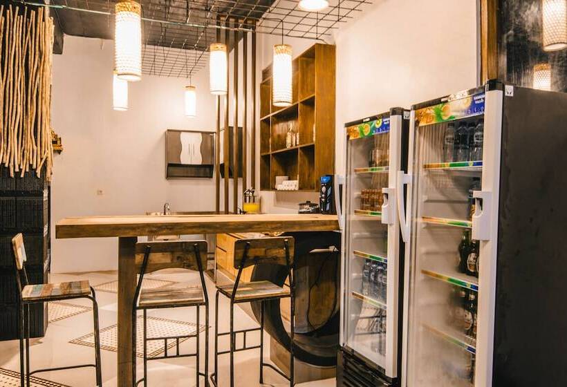 Mai Hostel Lembongan Adults Only