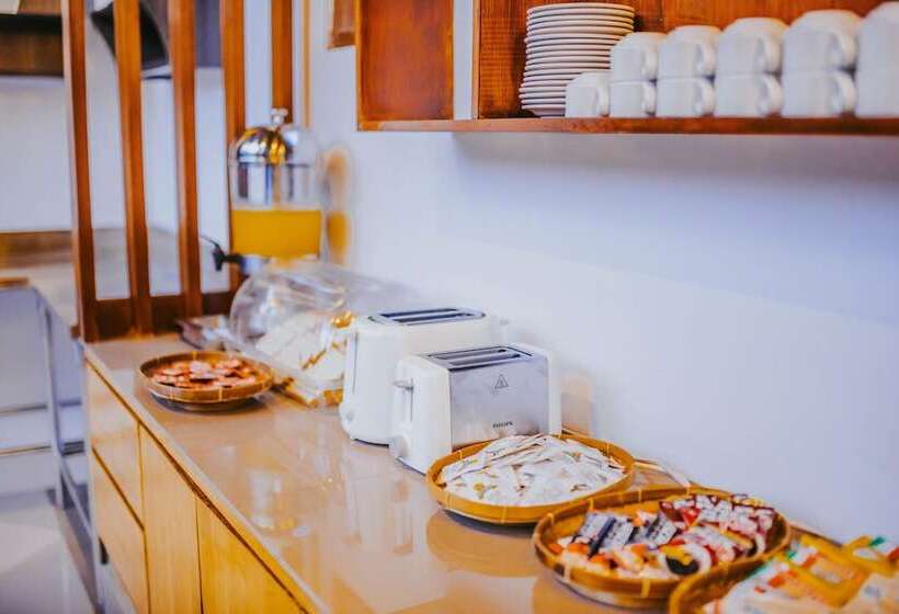 Mai Hostel Lembongan Adults Only