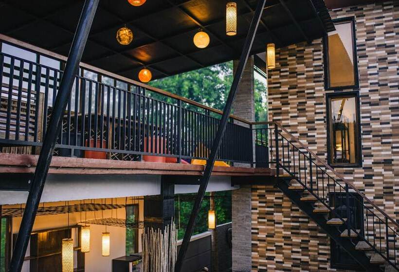 Mai Hostel Lembongan Adults Only