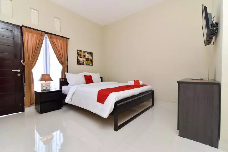 Majatalo Reddoorz Plus Near Jalan Imam Bonjol Denpasar