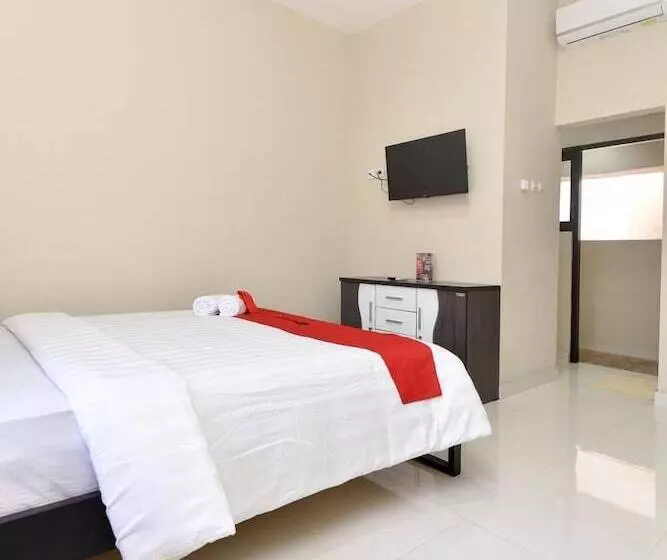 Majatalo Reddoorz Plus Near Jalan Imam Bonjol Denpasar