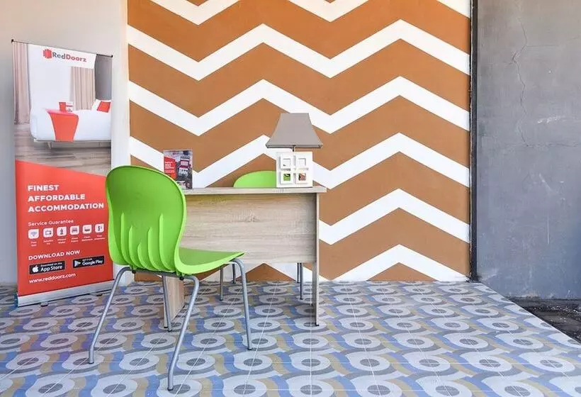 Majatalo Reddoorz Plus Near Jalan Imam Bonjol Denpasar