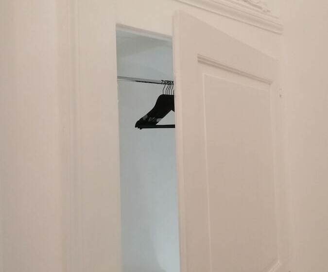 تختخواب و صبحانه Bari 102