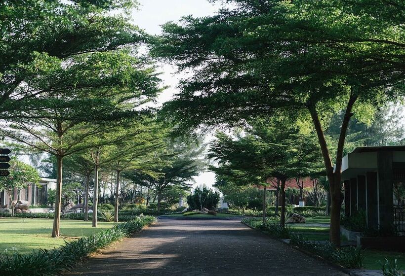 فندق Sekuro Village Beach Resort