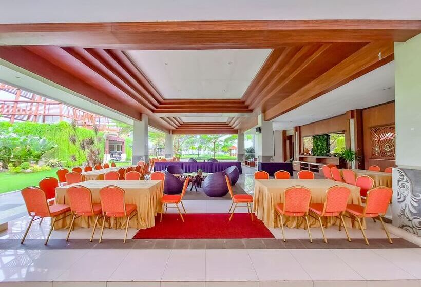 فندق Sekuro Village Beach Resort