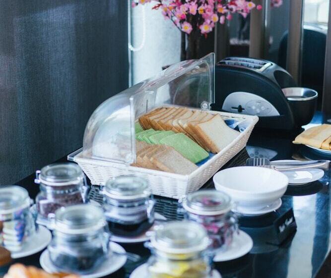 فندق Sekuro Village Beach Resort