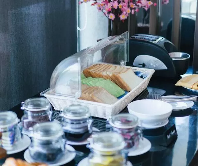 Hotelli Sekuro Village Beach Resort