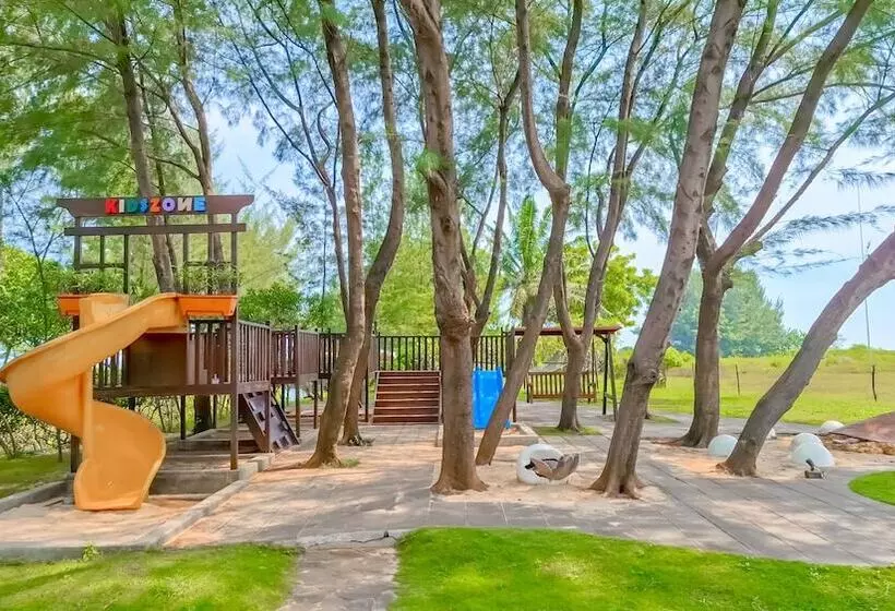 Hotelli Sekuro Village Beach Resort