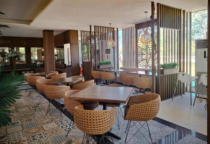 فندق Sekuro Village Beach Resort