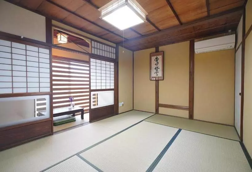 Majatalo Uji Tea Inn