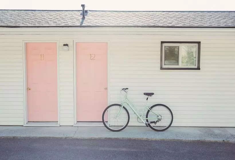 The June Motel, Prince Edward County