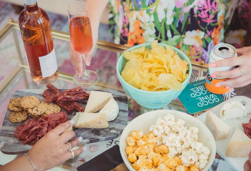 The June Motel, Prince Edward County