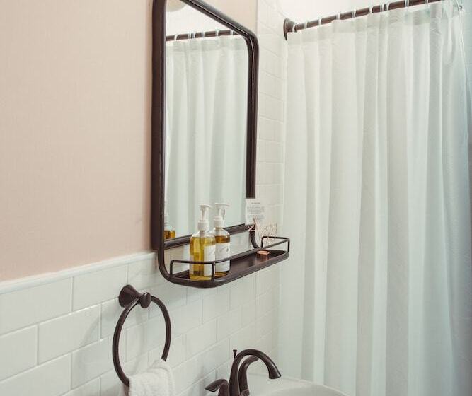 The June Motel, Prince Edward County