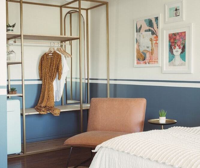 The June Motel, Prince Edward County