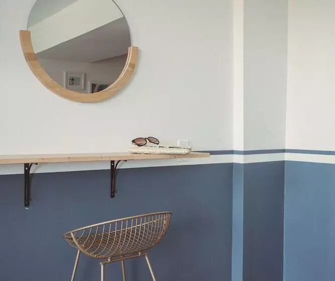 The June Motel, Prince Edward County