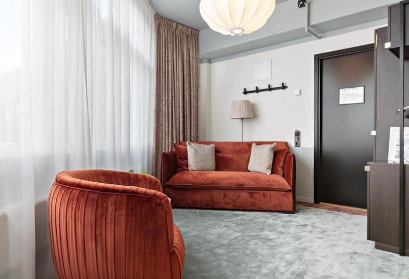 Hotelli Gio; Bw Signature Collection