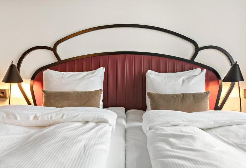 Hotelli Gio; Bw Signature Collection