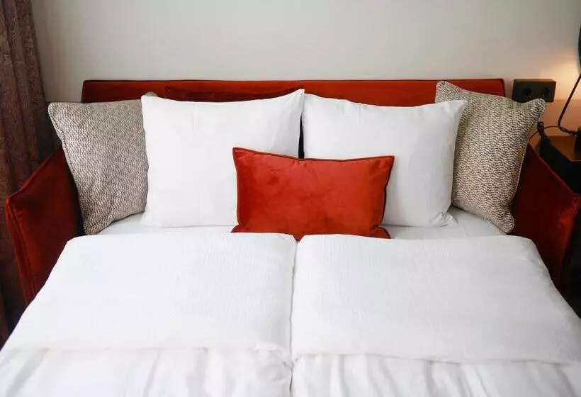 Hotelli Gio; Bw Signature Collection