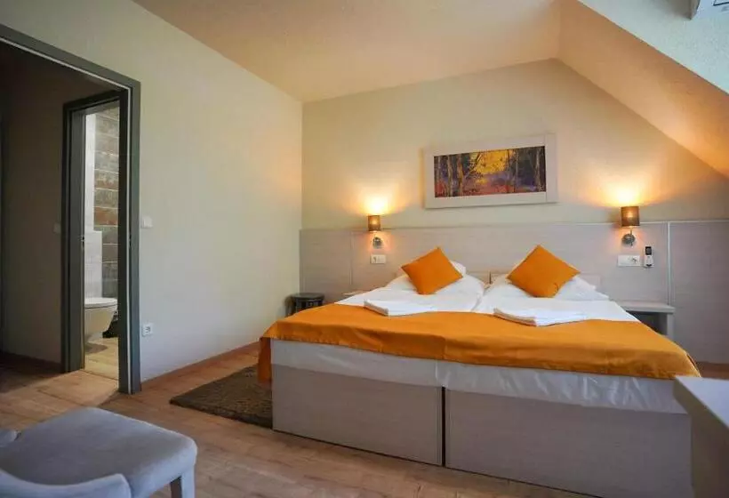 ホテル Szalajka Fogadó és étterem